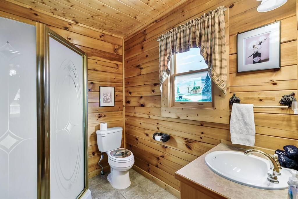 Groot's Place - 5 Min To Main Parkway!! Holiday home Pigeon Forge